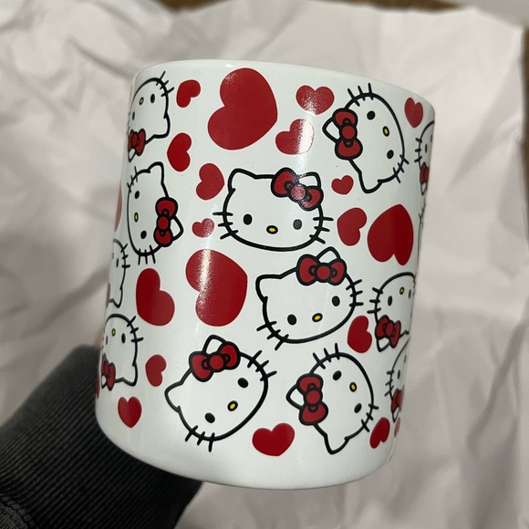 Hello Kitty Mug - Picture 2 of 4